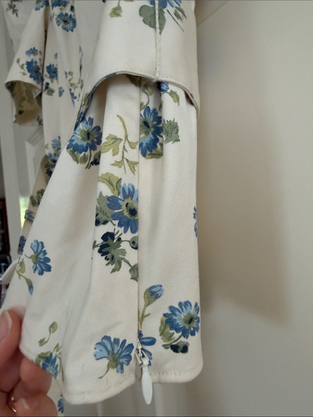 & Other Stories Floral Puff Sleeve Peplum Top in Cream and Blue - Picture 4 of 6